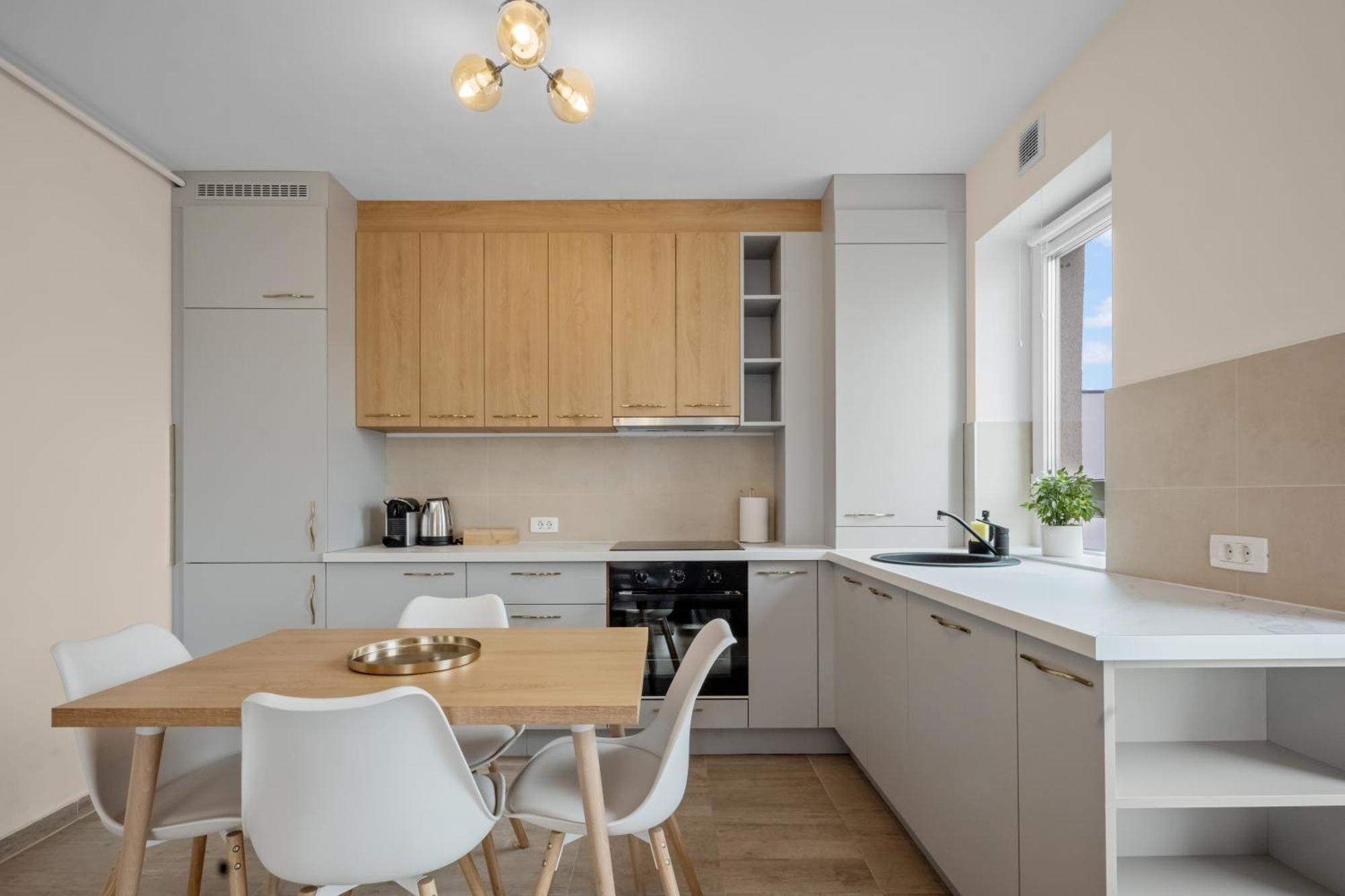 Artmob Coresi Apartamento