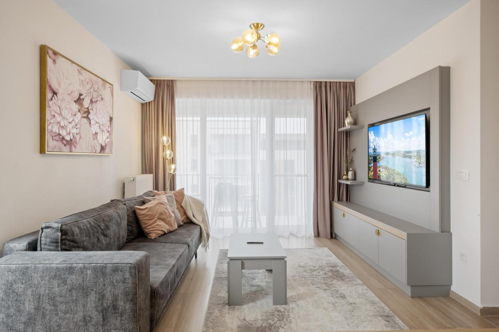 Artmob Coresi Apartamento